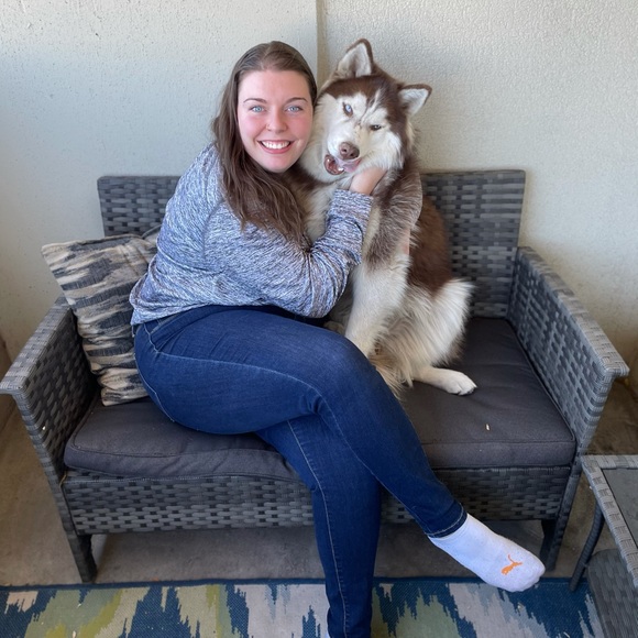 Meet Your Posher! 🧘🏻‍♀️ - Picture 1 of 6